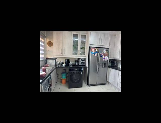 3 BEDROOM HOUSE FOR SALE IN SOUTH CREST
